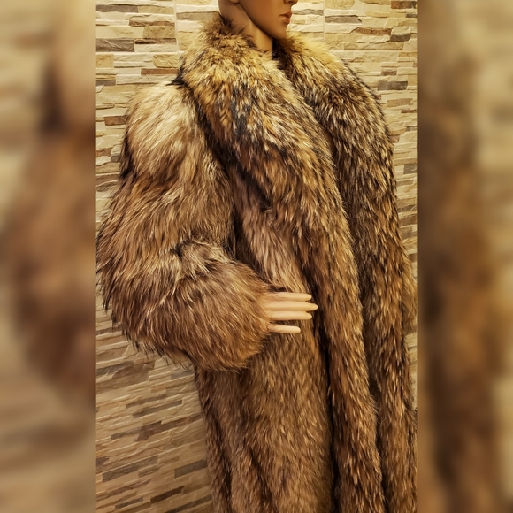 The Evans Collection Long Wolf Coat - Picture 8 of 17